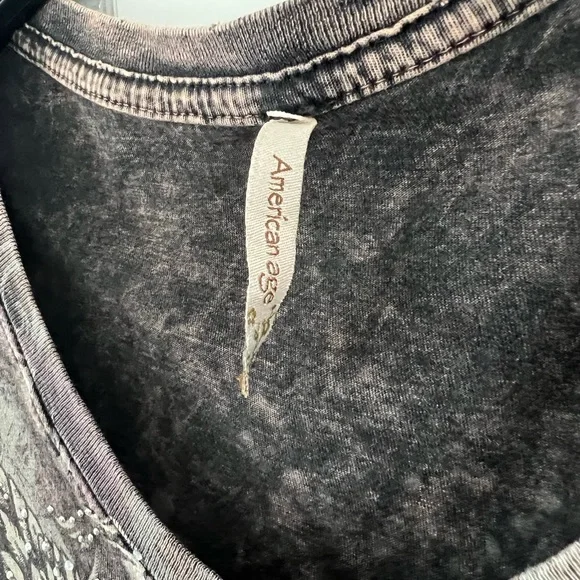 American Age Graphic V-Neck Tee - Brown and Gray - Picture 5 of 5